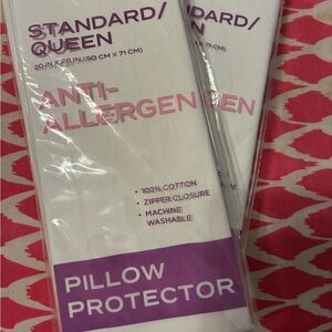 Anti-allergen pillow protector set